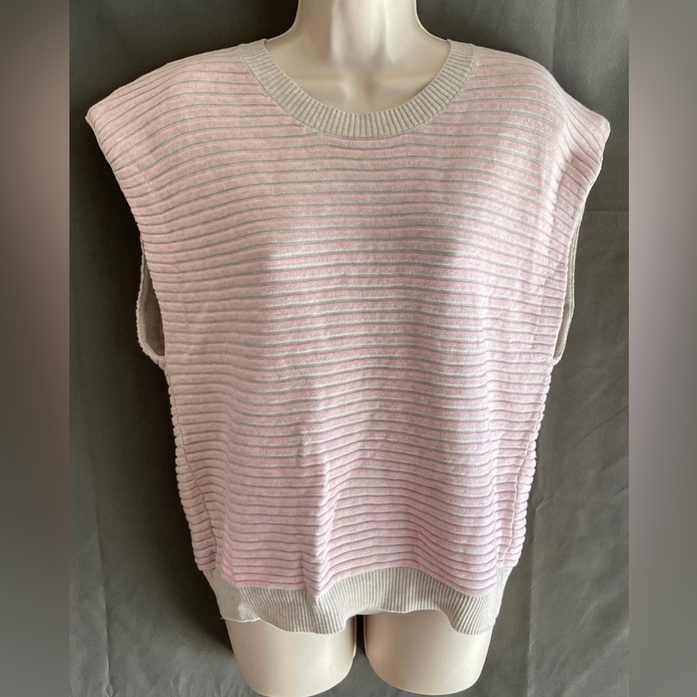 NWT women's knitted top/vest WAYF (XL)